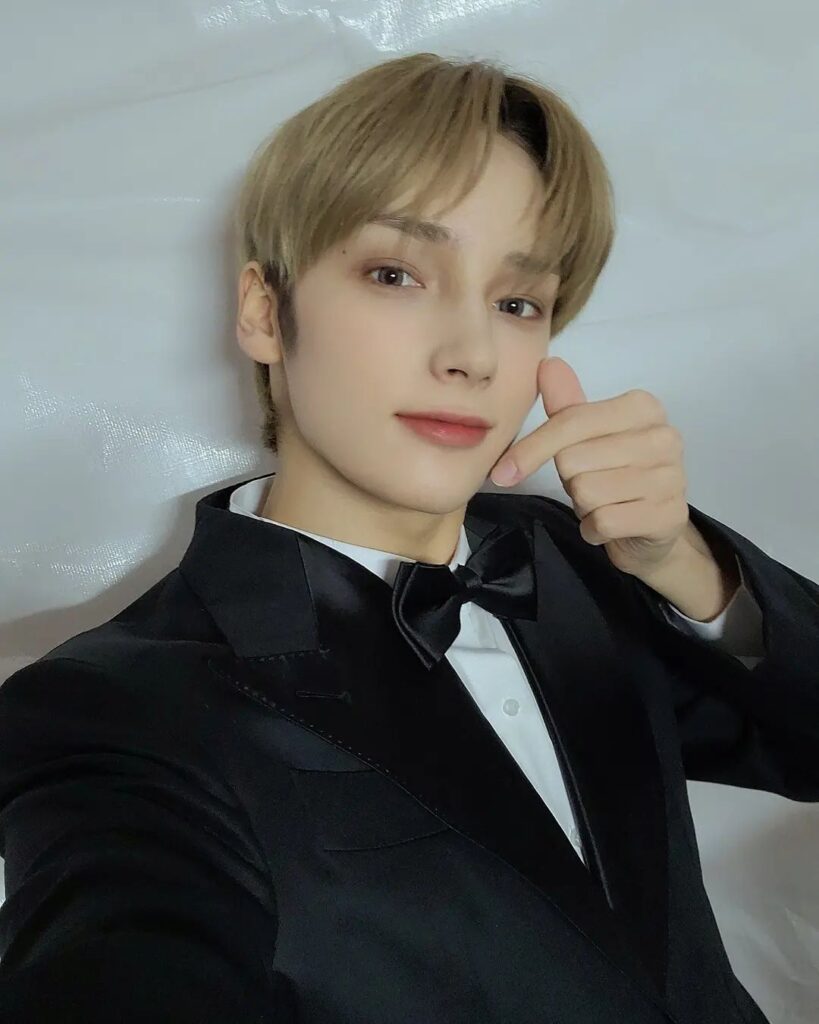 TXT Heuning Kai Profile, Age, Sister, Real Name, Background, Net Worth 2023