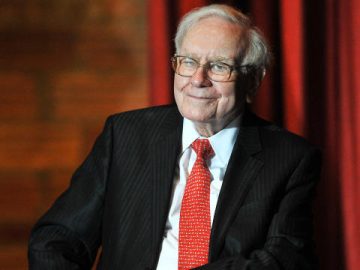 image source : Warren Buffett continues philanthropy spree with record $5.3 billion donation