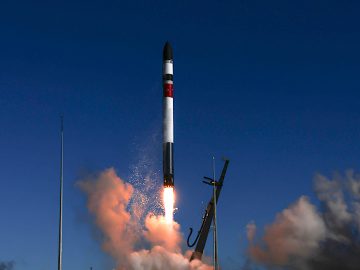 image source : https://spaceref.com/space-commerce/rocket-lab-deploys-satellites-for-nasa-and-commercial-constellation-operators-successfully-recovers-booster/