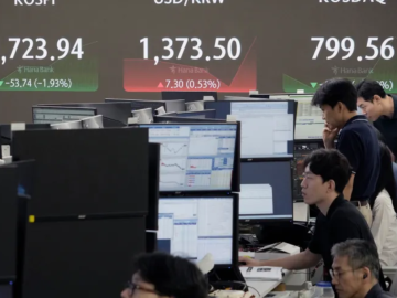 Asian Shares Tumble, Led by 4.5% Drop in Tokyo Following a Tech-Driven Retreat on Wall Street