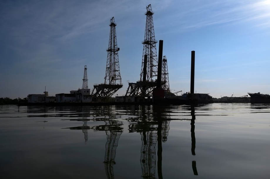 Due to the US move on Venezuelan oil, RIL reaches a record high