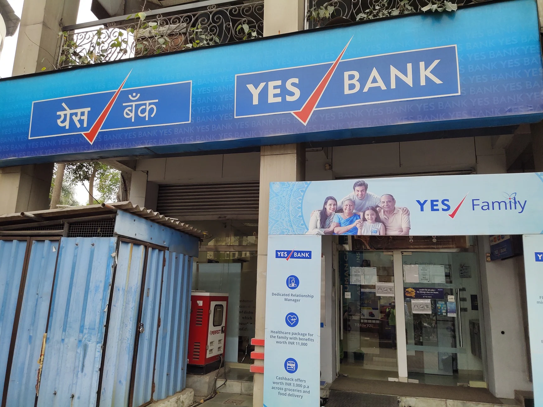 Yes Bank shares jump 6% to a fresh 52-week high, reflecting strong upward momentum in the stock’s market performance.